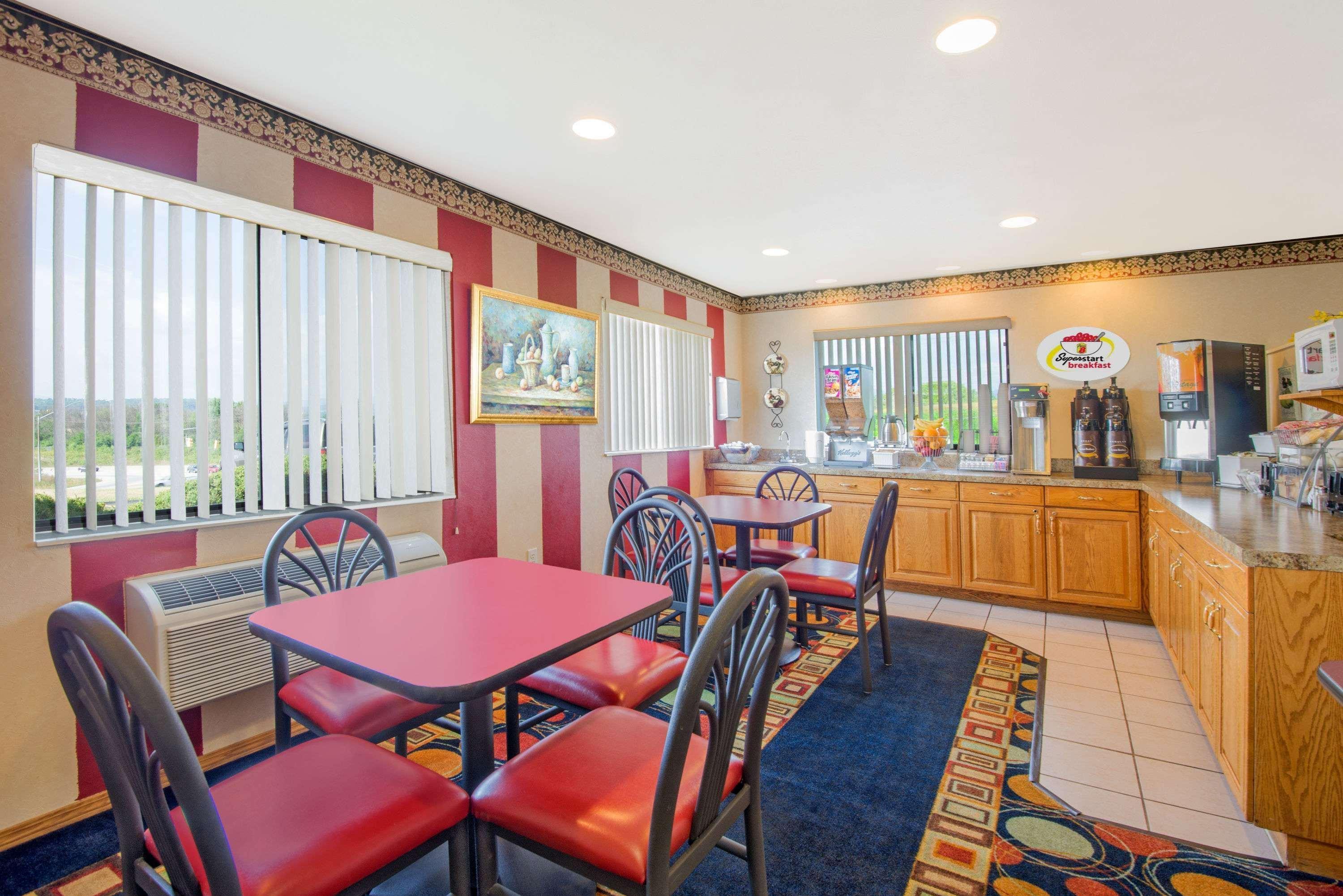 Super 8 By Wyndham Altoona Ξενοδοχείο Εξωτερικό φωτογραφία